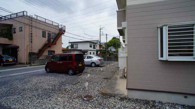 【熊谷市高柳のアパートの駐車場】