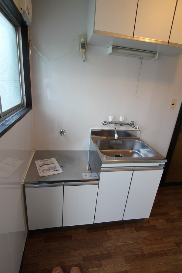 キッチン　※同建物内・別タイプの参考写真です。