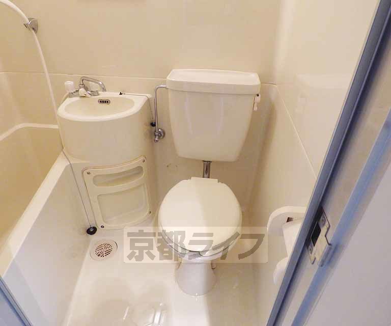 トイレ　清潔感あるトイレ