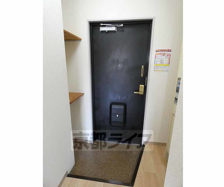 玄関　・お問い合わせは京都ライフ出町柳店まで・