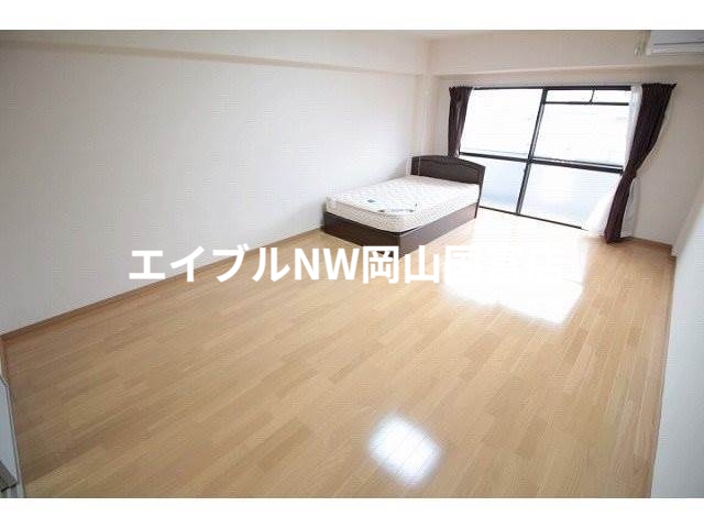 居室・リビング　広い居室