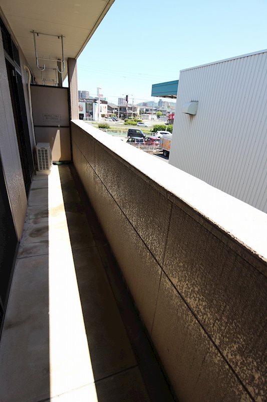 バルコニー　※別号室の写真です。日当たり良好