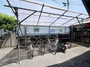 その他　屋根付き　バイク置場・駐輪場　夜間ライトあり