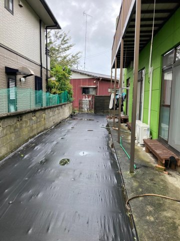 庭　隣地との距離があるため、視界が気になりにくいです