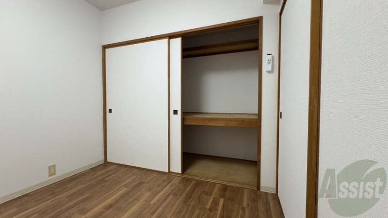 収納　寝室の収納です。部屋がすっきり片付きます。