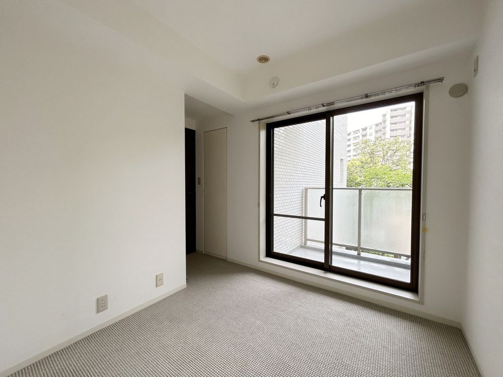 居室・リビング　洋室約５．２帖