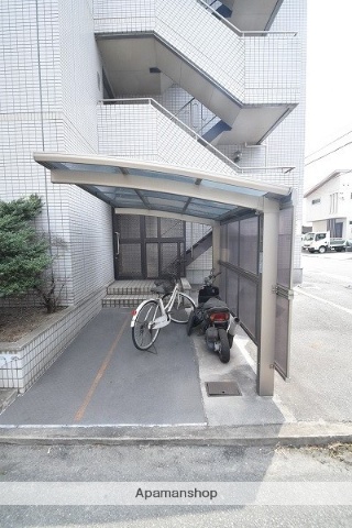 エントランス　駐車場