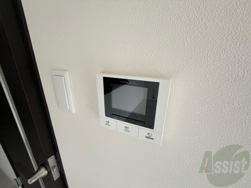 セキュリティ　ＴＶモニター付インターホンです。来客者の顔が見えるので安心！