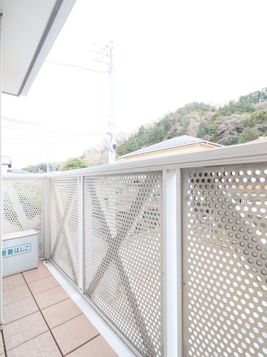 バルコニー　リフォーム前につき現状の室内写真を掲載しております。