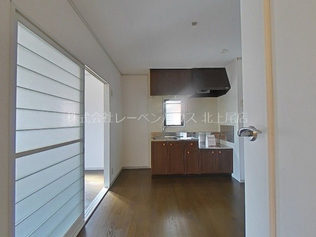 居室・リビング　当社HPにたくさん写真載ってます。