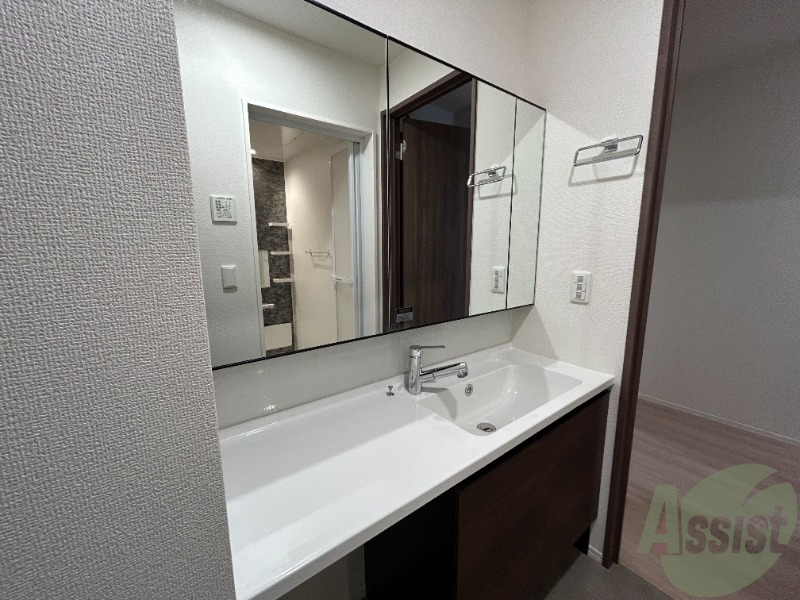 洗面設備　洗面台は独立しています。朝の身支度はこちらでどうぞ～