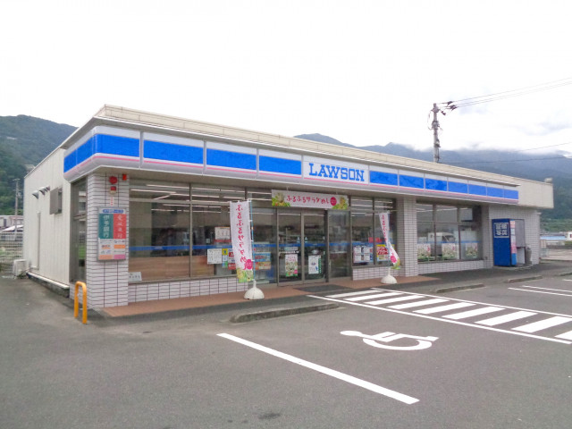 コンビニ　ローソン四国中央寒川町宮ノ前店（コンビニ）まで400m