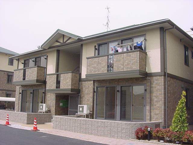 建物外観　落ち着いた雰囲気の外観です