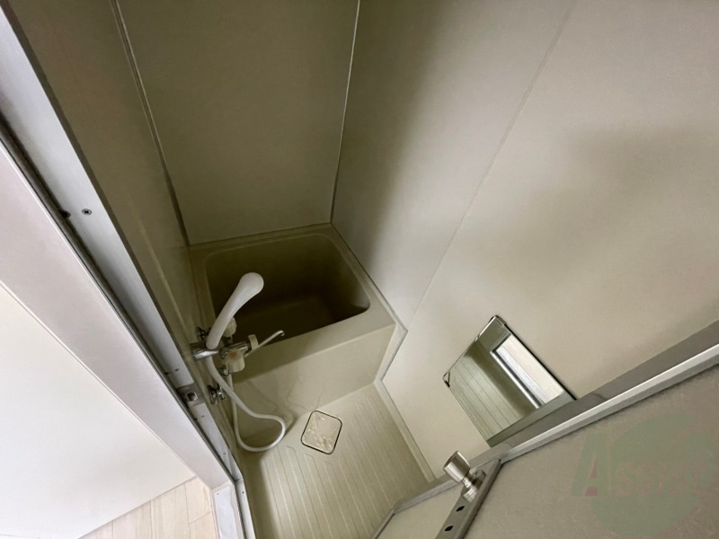 バス・シャワールーム　お風呂になります。一日の疲れを癒してくださいね。