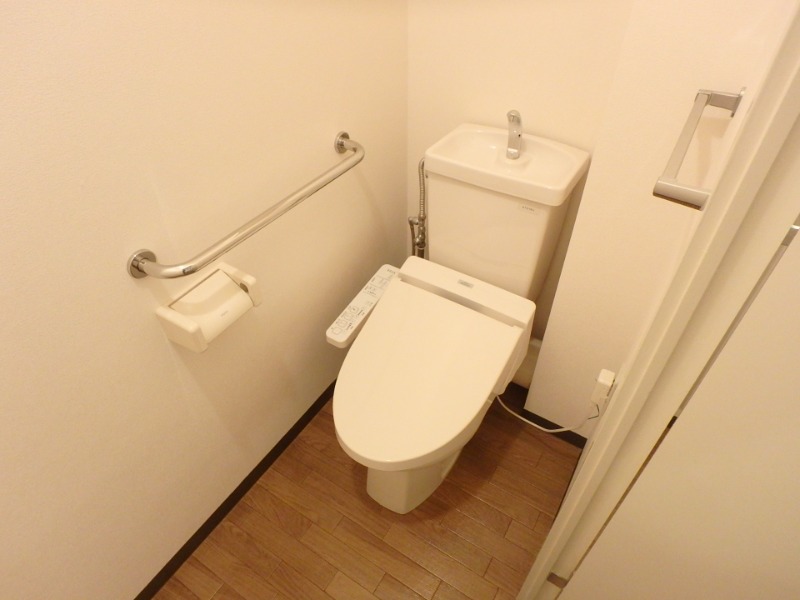 トイレ　図面と現状に相違がある場合には現状を優先