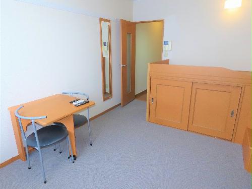 居室・リビング　ハイベッドタイプのお部屋です