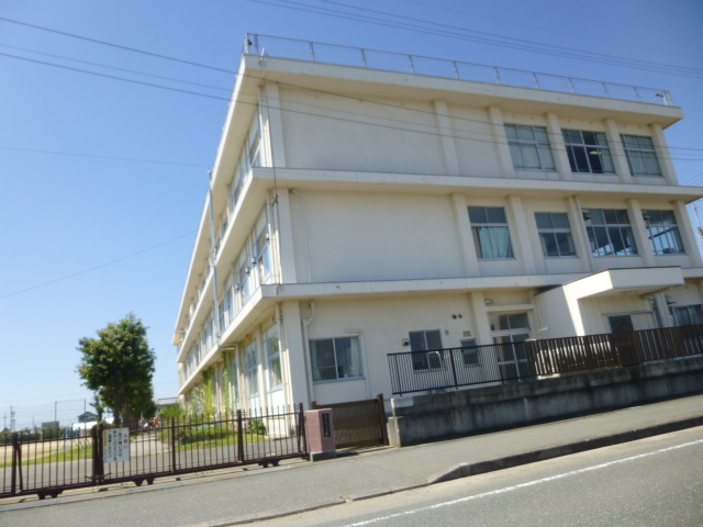 小学校　磐田市立竜洋東小学校（小学校）まで384m