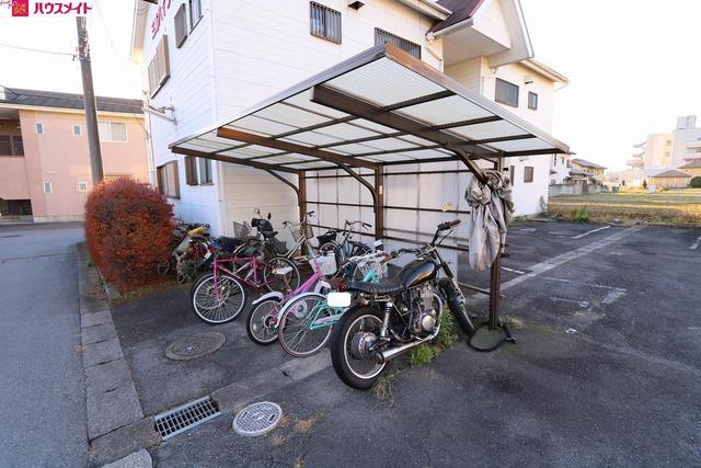 その他共有部分　屋根付駐輪場です♪