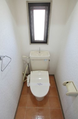 トイレ　別号室の写真です。