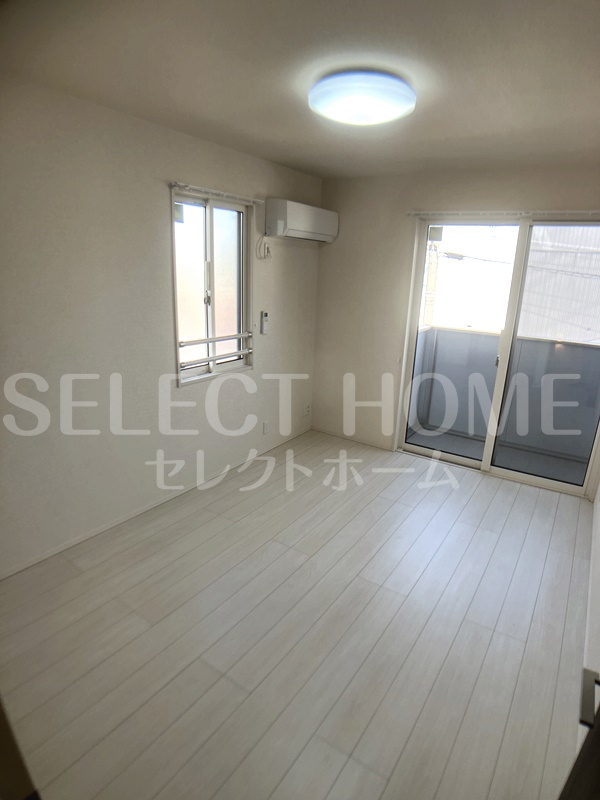 その他部屋・スペース　落ち着いた色調の寝室です