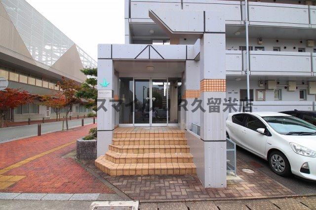 エントランス　落ち着いたエントランスです