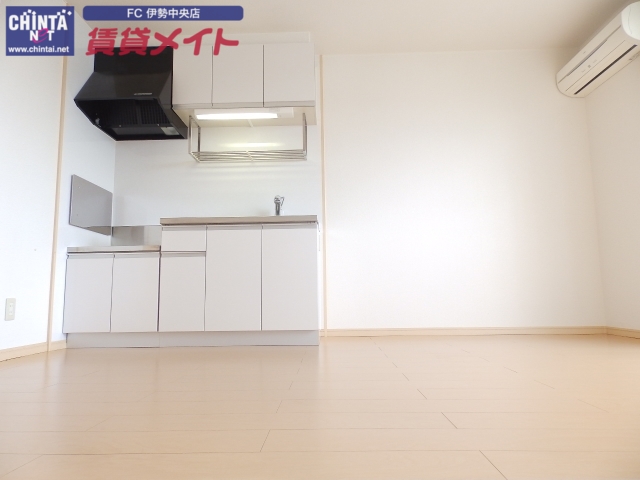 キッチン　同物件別部屋のお写真です。