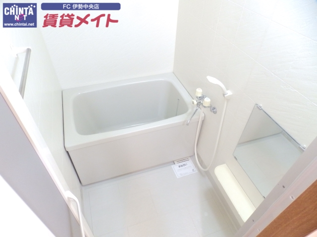 バス・シャワールーム　同物件別部屋のお写真です。