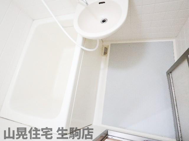 バス・シャワールーム　コンパクトで使いやすいお風呂です