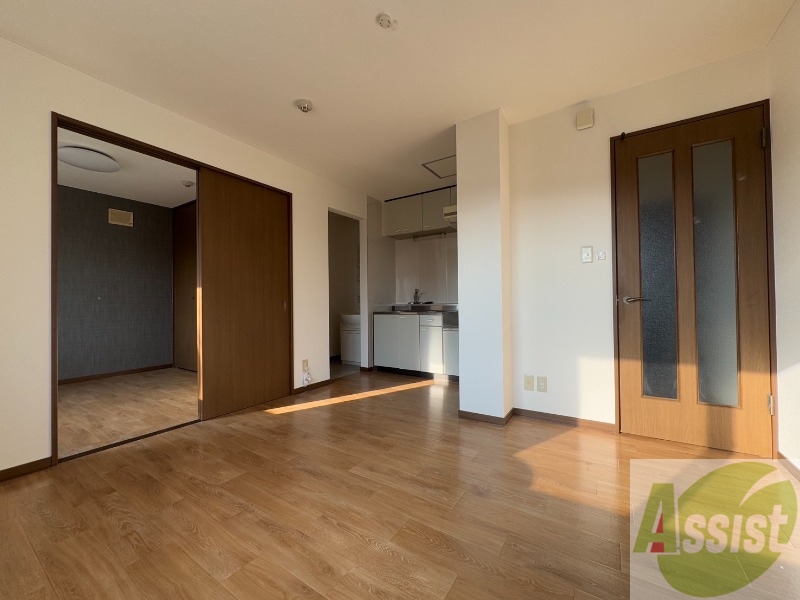 居室・リビング　広くてキレイなお部屋が広がっていて、充実した生活が送れそう。