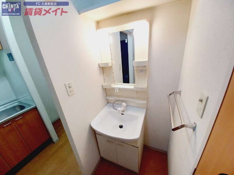 洗面設備　同型参考写真