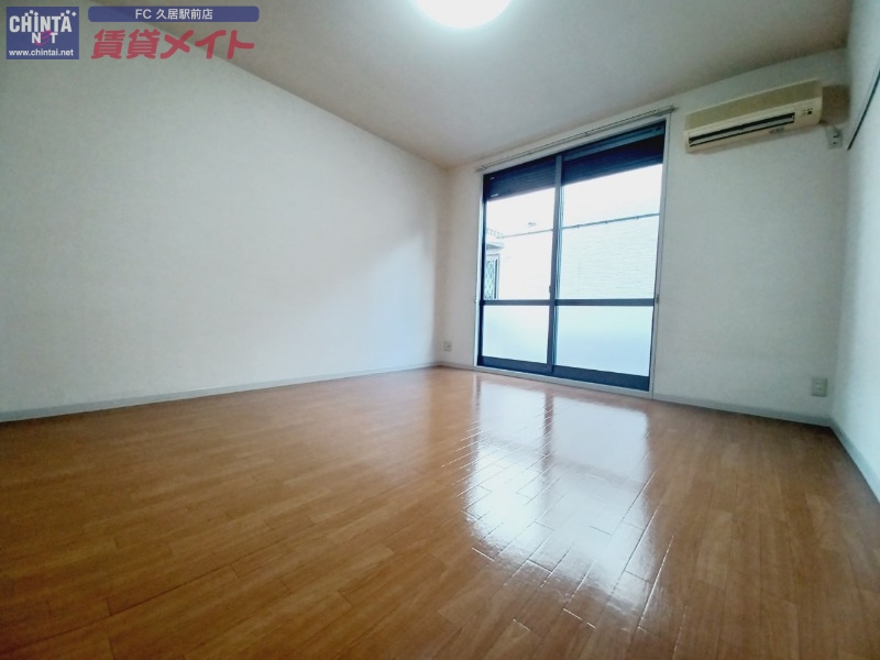 居室・リビング　同型参考写真