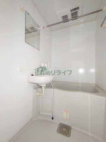バス・シャワールーム　別部屋参考写真となります。