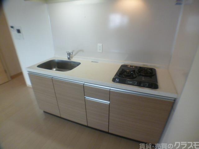 キッチン　シンクと調理スペースの広さにビックリ。お料理らくらくです。