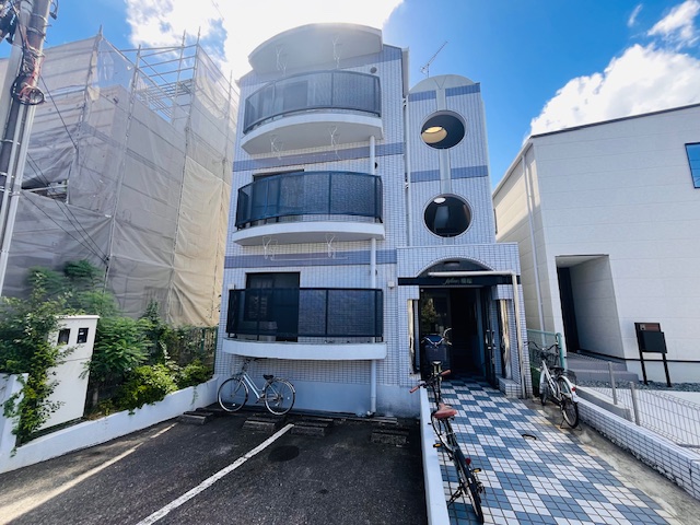 建物外観　デザイナーズマンションです