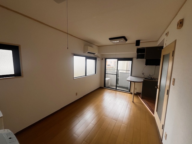 居室・リビング　2面採光