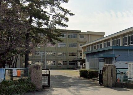 小学校　浜の宮小学校（小学校）まで650m
