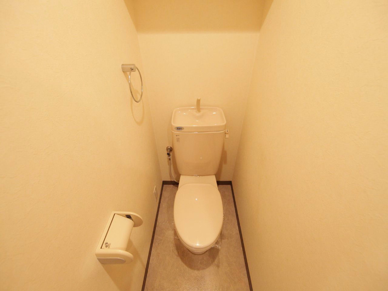 トイレ　洋式トイレ（温水洗浄暖房便座設置可）
