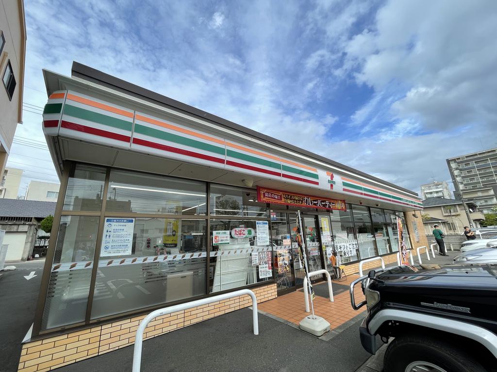 コンビニ　セブンイレブン鹿児島騎射場店（コンビニ）まで200m