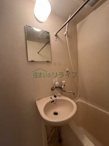 洗面設備　別部屋参考写真です