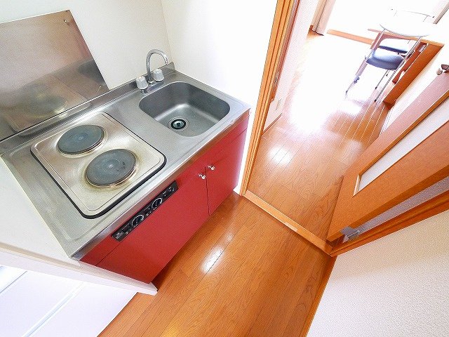 キッチン　コンパクトなキッチンで掃除もラクラク