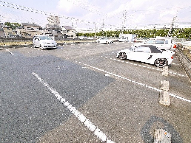 駐車場　駐車場に車を止められます