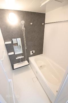 バス・シャワールーム　追焚乾燥機能付広々一坪バス