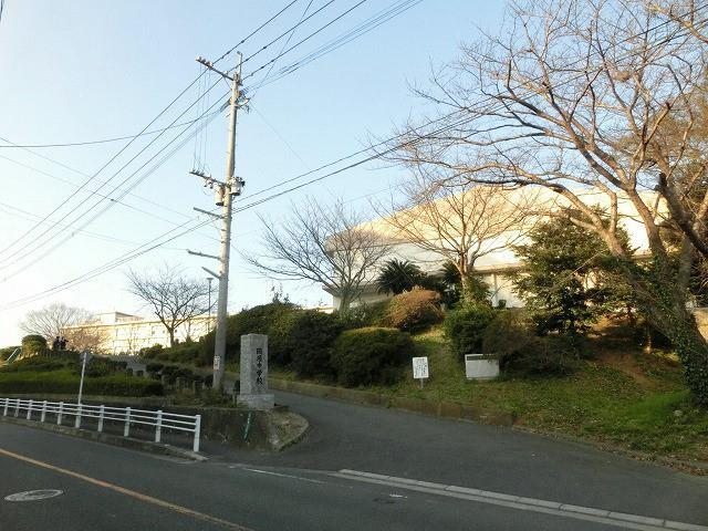 中学校　岡垣町立岡垣中学校（中学校）まで1680m