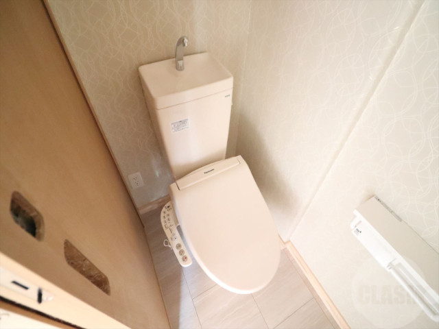 トイレ　温水洗浄便座