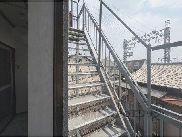 その他　３階へ上がる外階段