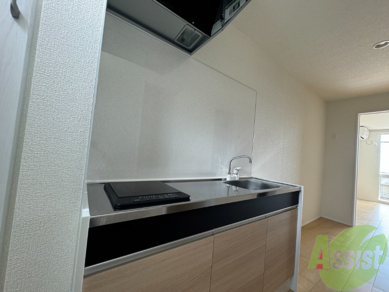 キッチン　キッチンは作業台もあり広めなので使いやすそうですね。