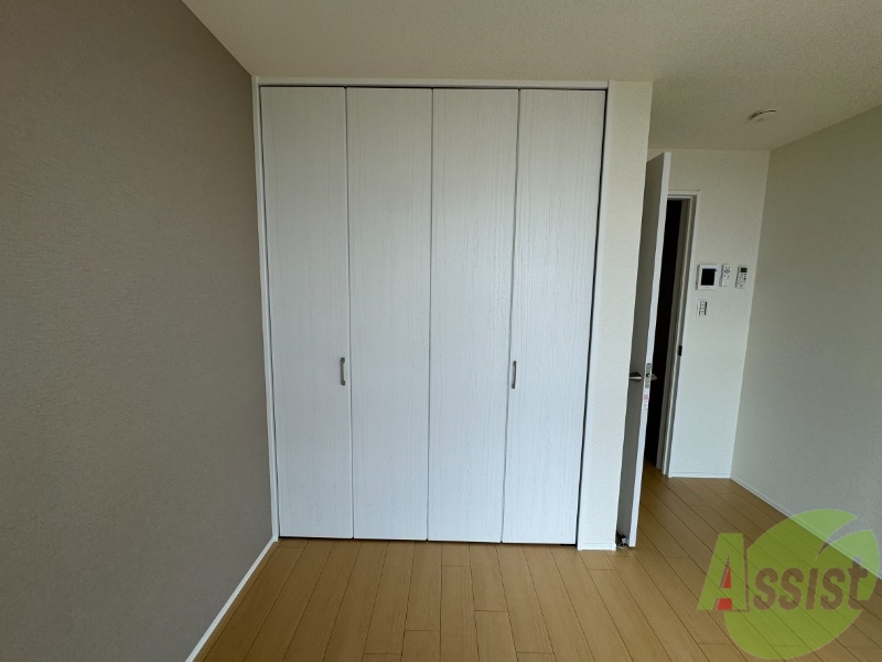 収納　洋室のクローゼット。広さは十分そうです。