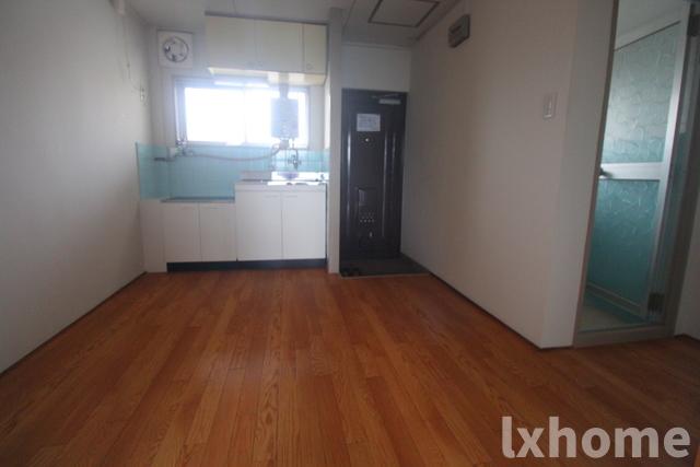 居室・リビング　こちらのリビングで趣味の時間をお楽しみください