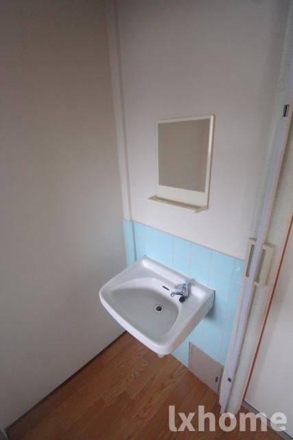 洗面設備　スペースが確保できる洗面所です