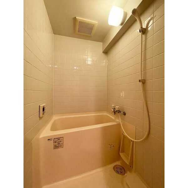 バス・シャワールーム　ゆったり過ごせるお風呂です